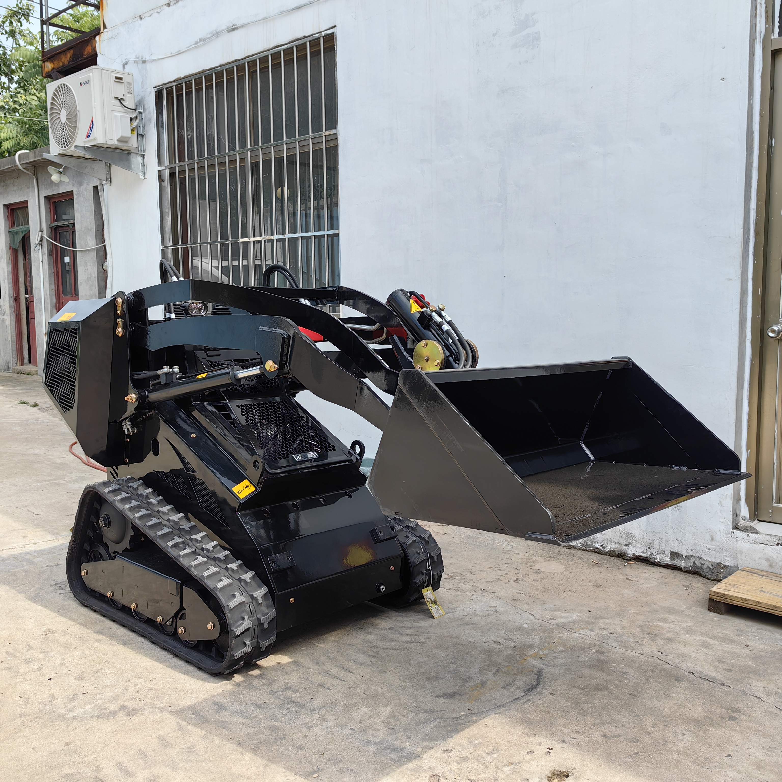 Hightop Loader Attachment Wheel Track Skid Steer Loader With Mulcher Trencher Rock Saw Sweeper Snow Blower Auger Hammer