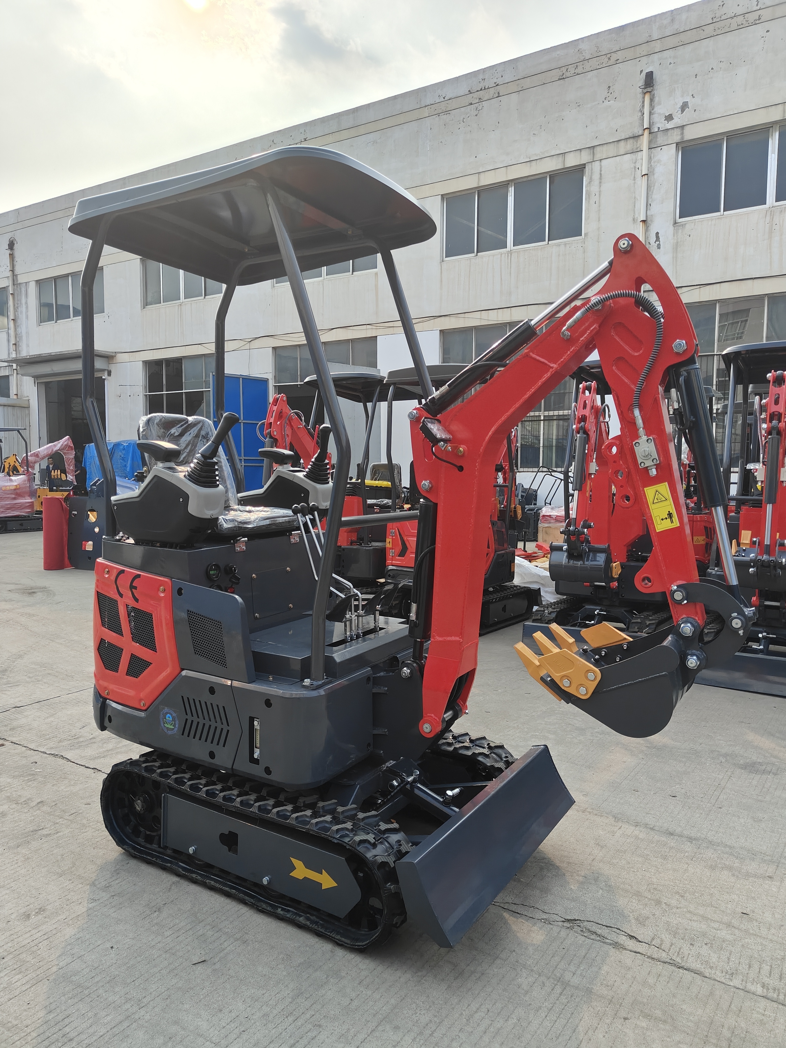 1.5 ton crawler small digger CE/EPA/EURO 5 mini excavator price for sales