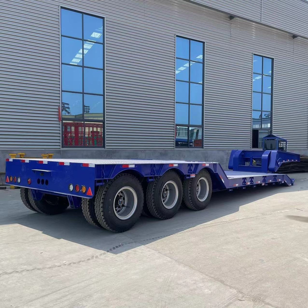 3 Axle 40FT 50T 60T New Gooseneck Lowboy Low Bed Semi Trailer Dimensions Low bed Truck Trailer For Sale