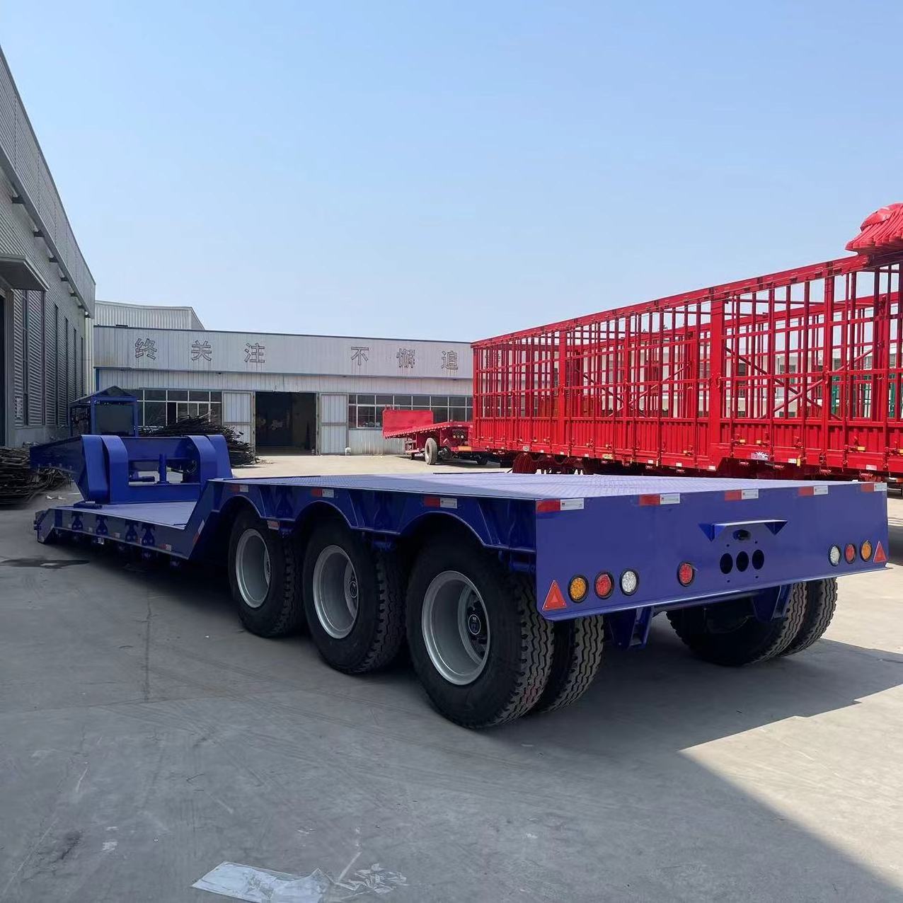 3 Axle 40FT 50T 60T New Gooseneck Lowboy Low Bed Semi Trailer Dimensions Low bed Truck Trailer For Sale