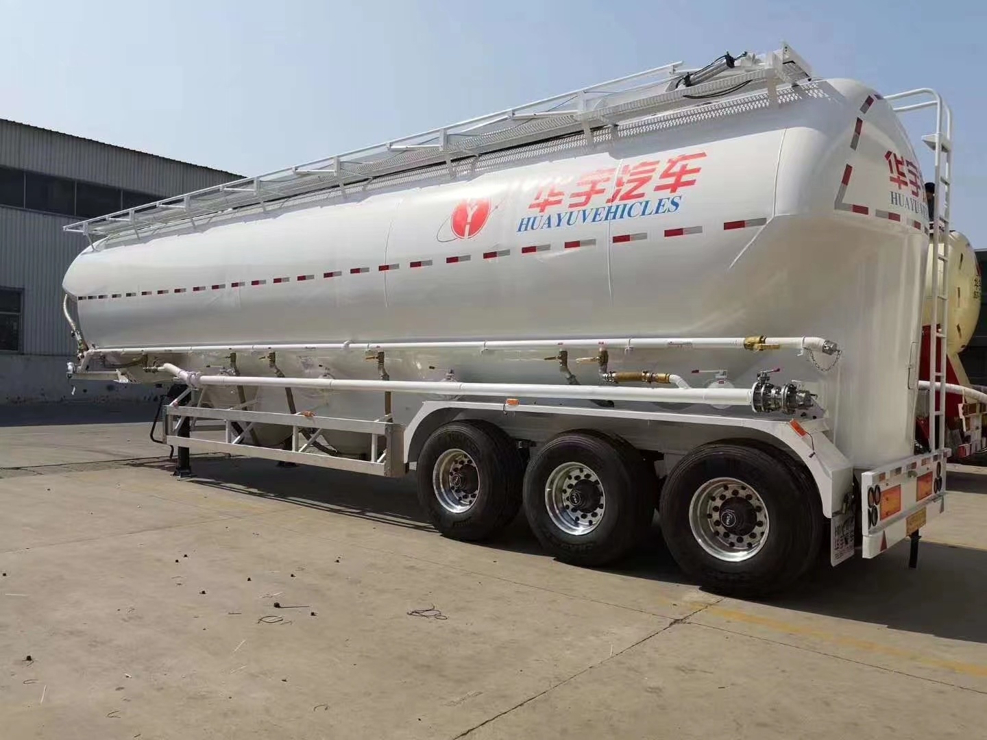 China factory water trailer oil tanker semi-trailer liquid fuel tank diesel fuel tank semi-trailer