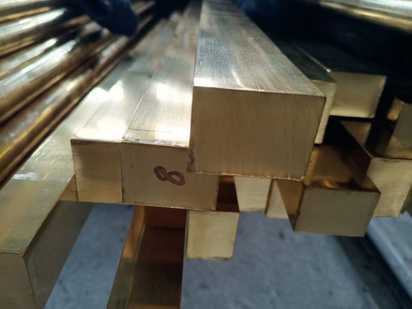 Good quality H62 H59 Brass Bar Round / Square / Hex Bar Price Per Kg