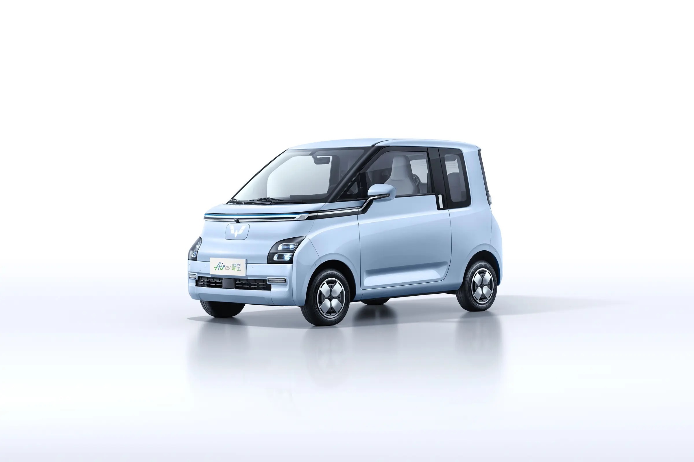 In Stock 2023 Style Wuling Air Ev Car 300km Range 4 Seats New Energy Wuling Mini EV Car