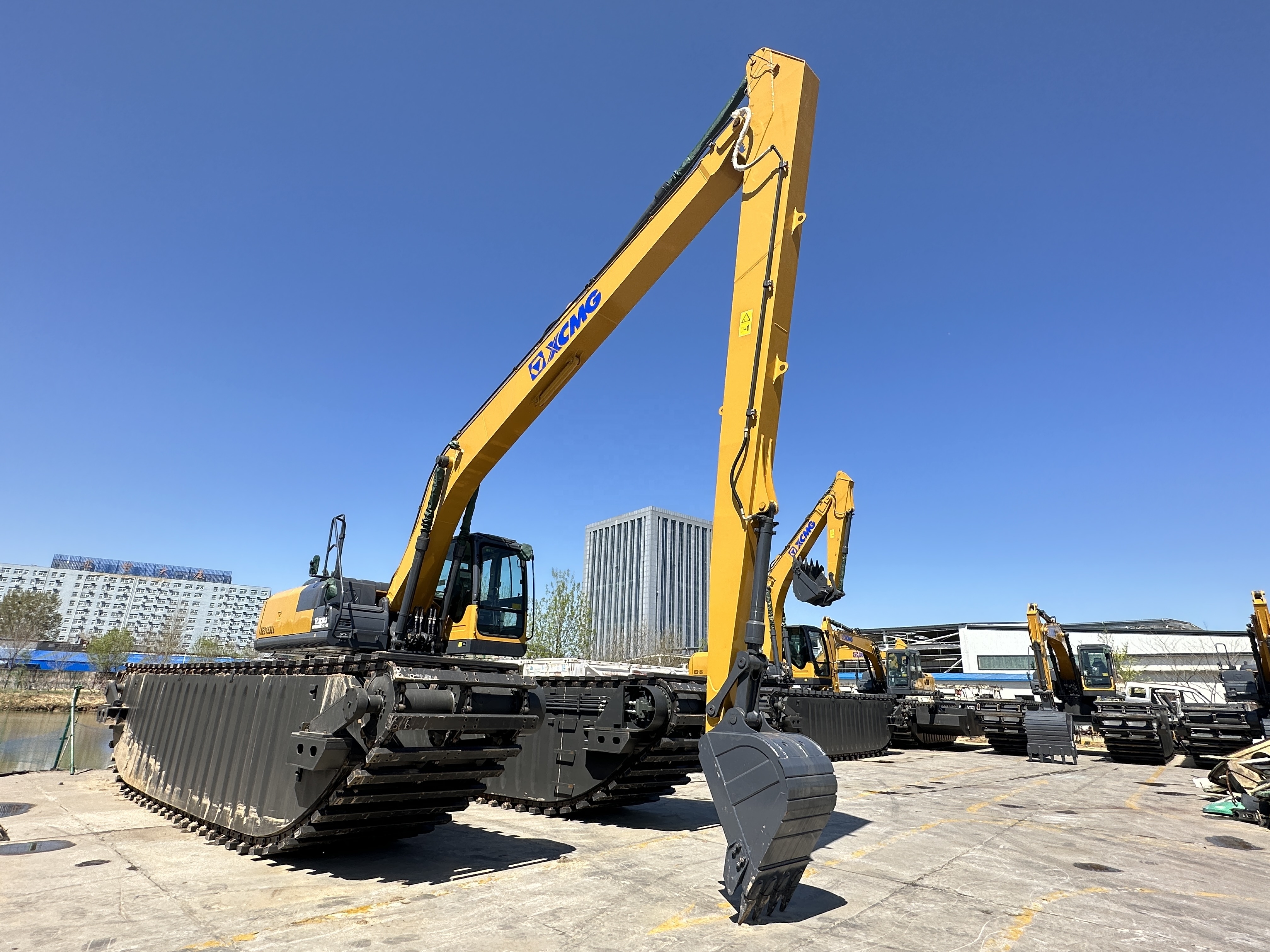 BINZHOU JINYI COMPANY amphibious excavator price amphibious excavator pontoon with chain