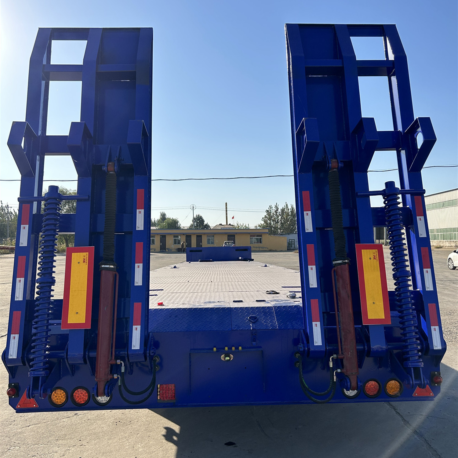 China Used Heavy 3 Axles 4 Axles Low Bed Truck Semi Trailer For Excavator Transport Good Quality Low Price for Sale