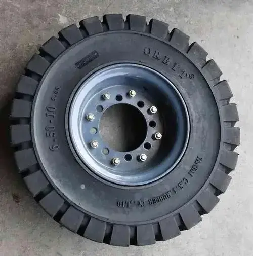 Good Condition 315/80r22.5 385/65R22.5 1200R24 1200R20 Truck Tyre With Factory Price