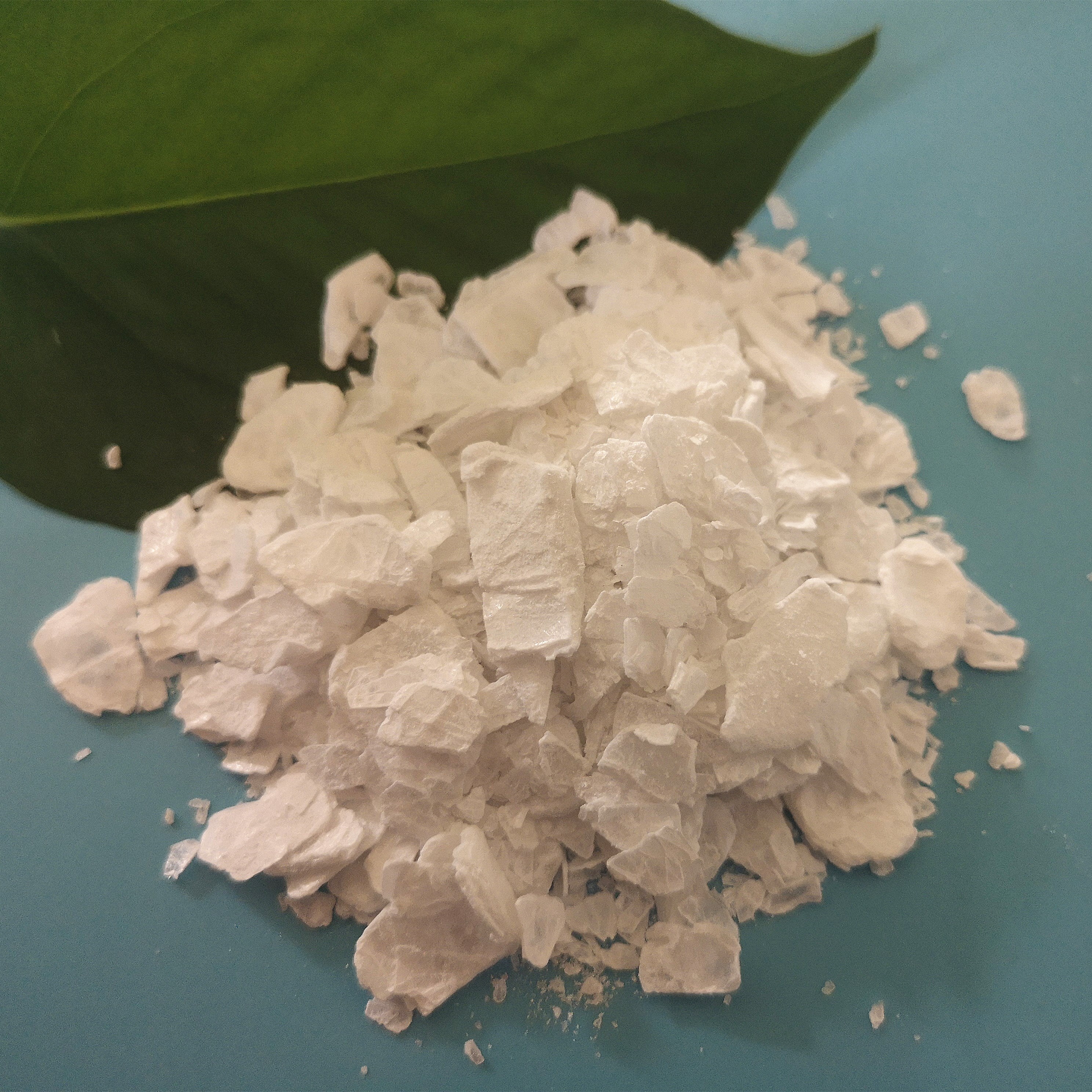 99% mgcl2 Magnesium chloride anhydrous price Magnesium chloride flake