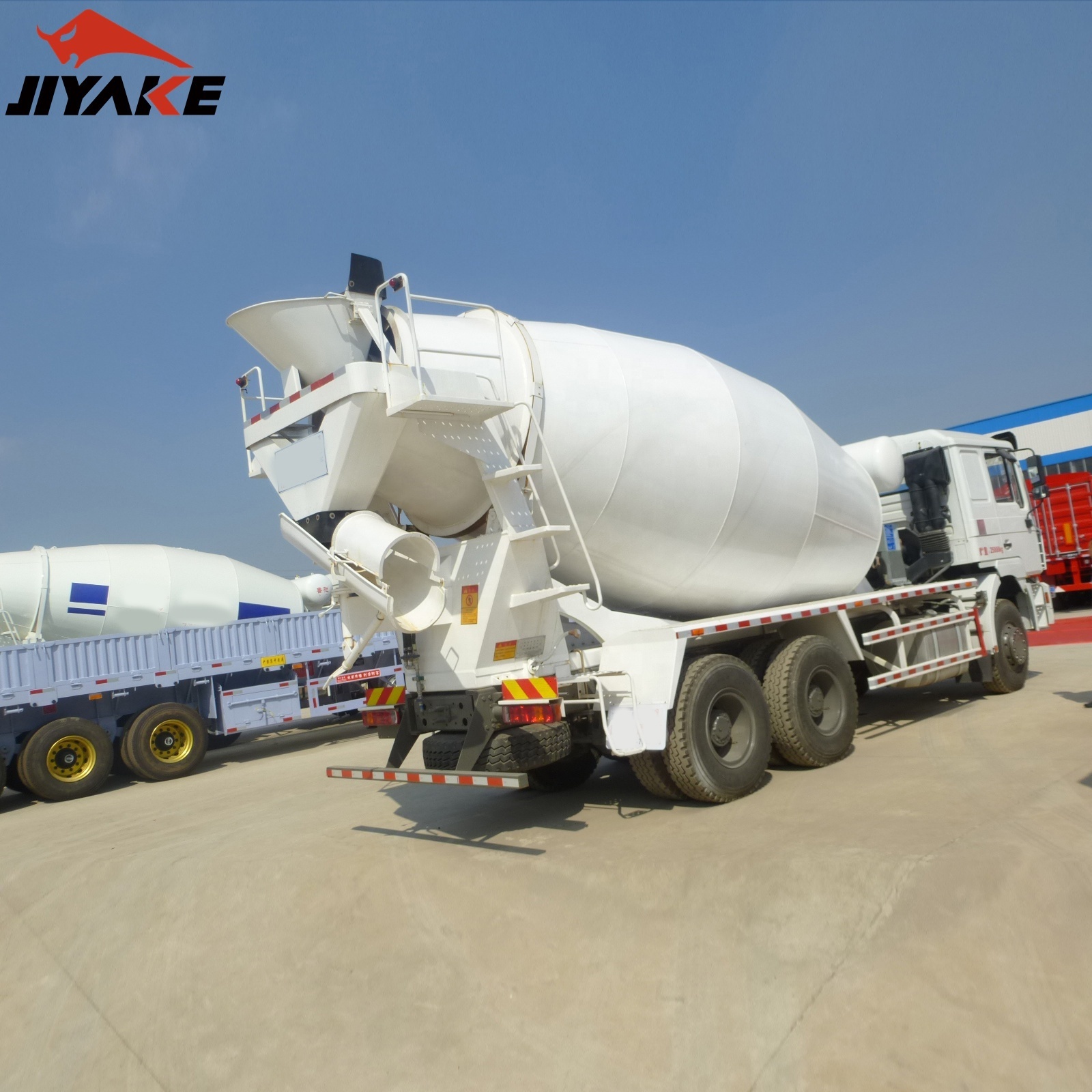 Jiyake 2023 New Design 10 Cubic Meters 3.5m3 Self-Loading Concrete Mixer Truck for Sale