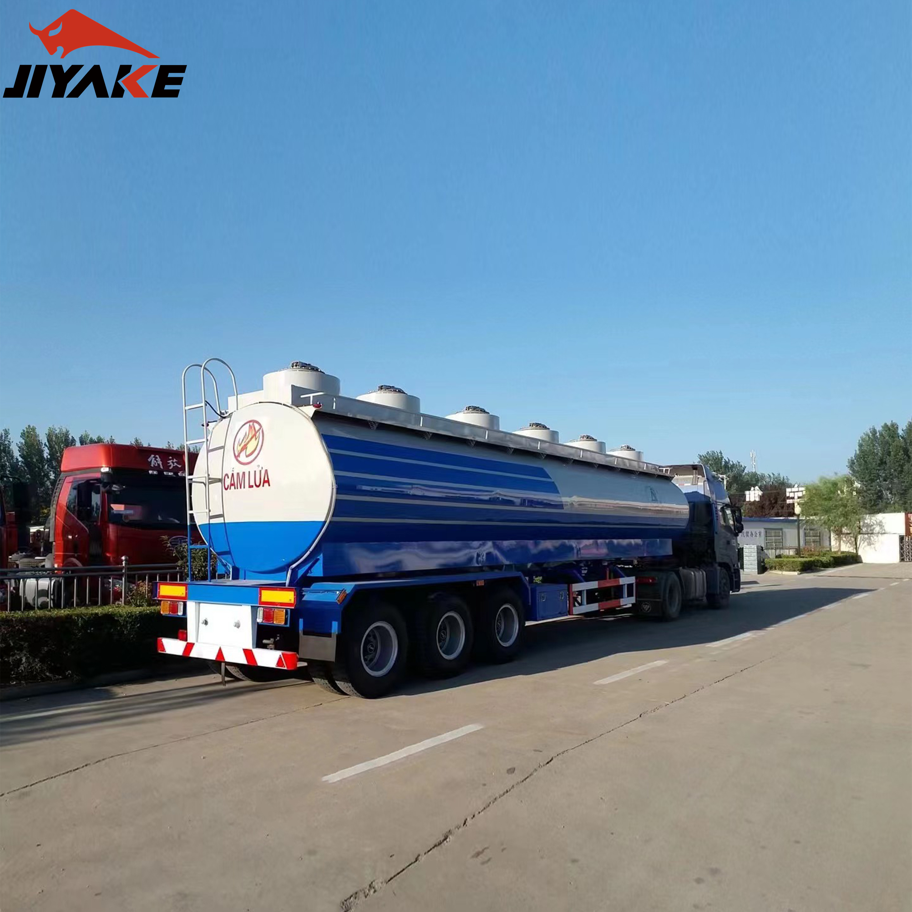 Top Brand High Quality Petroleum/Diesel/Fuel/Crude Oil/Water/Gasoline 3 Axles 42000 /45000 Liters Fuel Tank Trailer for Sale