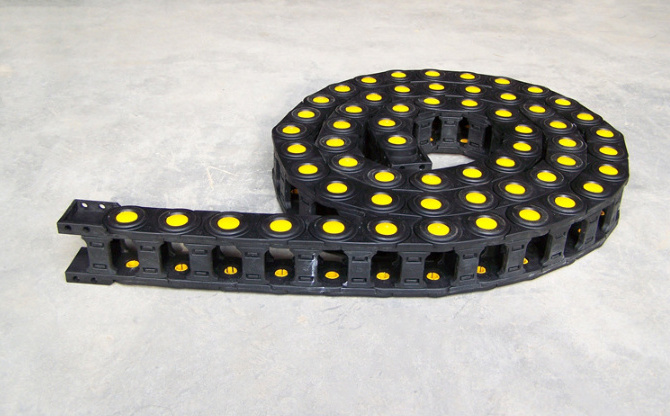 Manufacturer Wholesale Black Plastic Cable Carrier Drag Chain R75 reinforced nylon drag chain