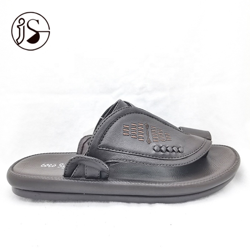 Factory price lightweight arabic shoes comfortable soft sole summer beach new leather men slippers