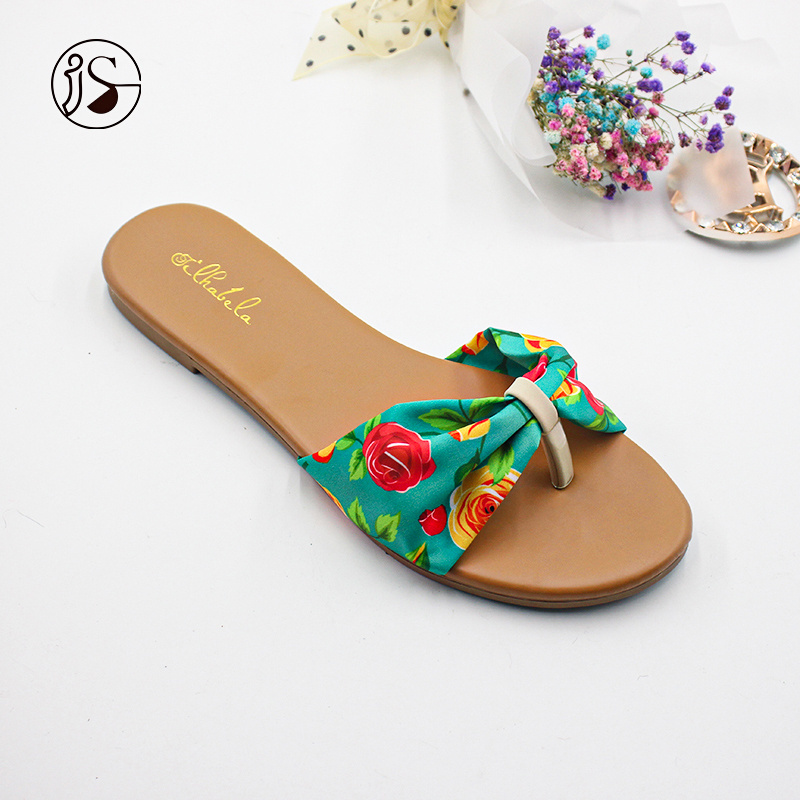 New design cheap wholesale colorful Flip flops women