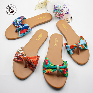 New design cheap wholesale colorful Flip flops women