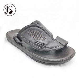 Factory price lightweight arabic shoes comfortable soft sole summer beach new leather men slippers