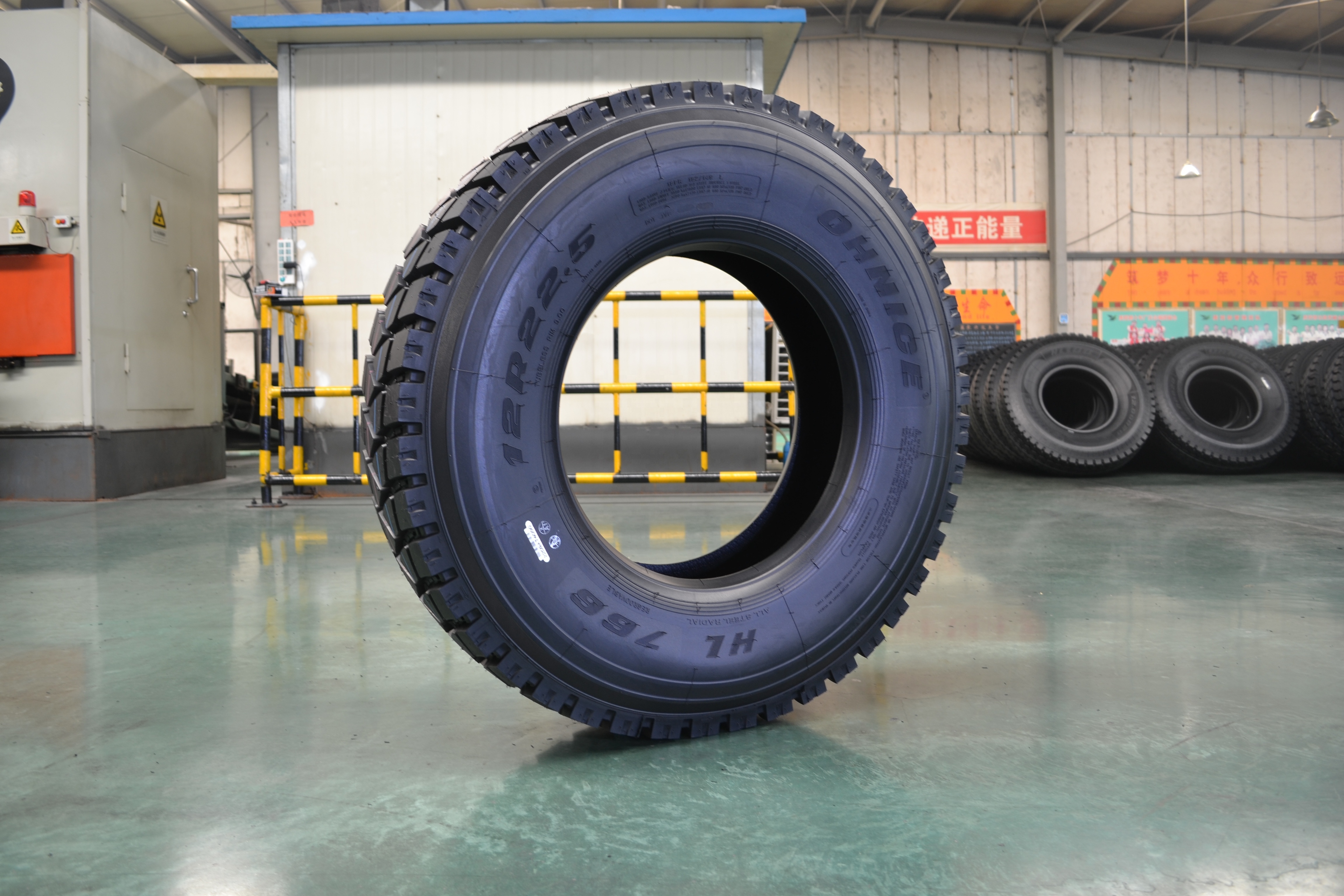 Chinese tyre OHNICE brand high quality radial truck  and bus tires 12R22.5 tubeless tyre  super wear-resistant