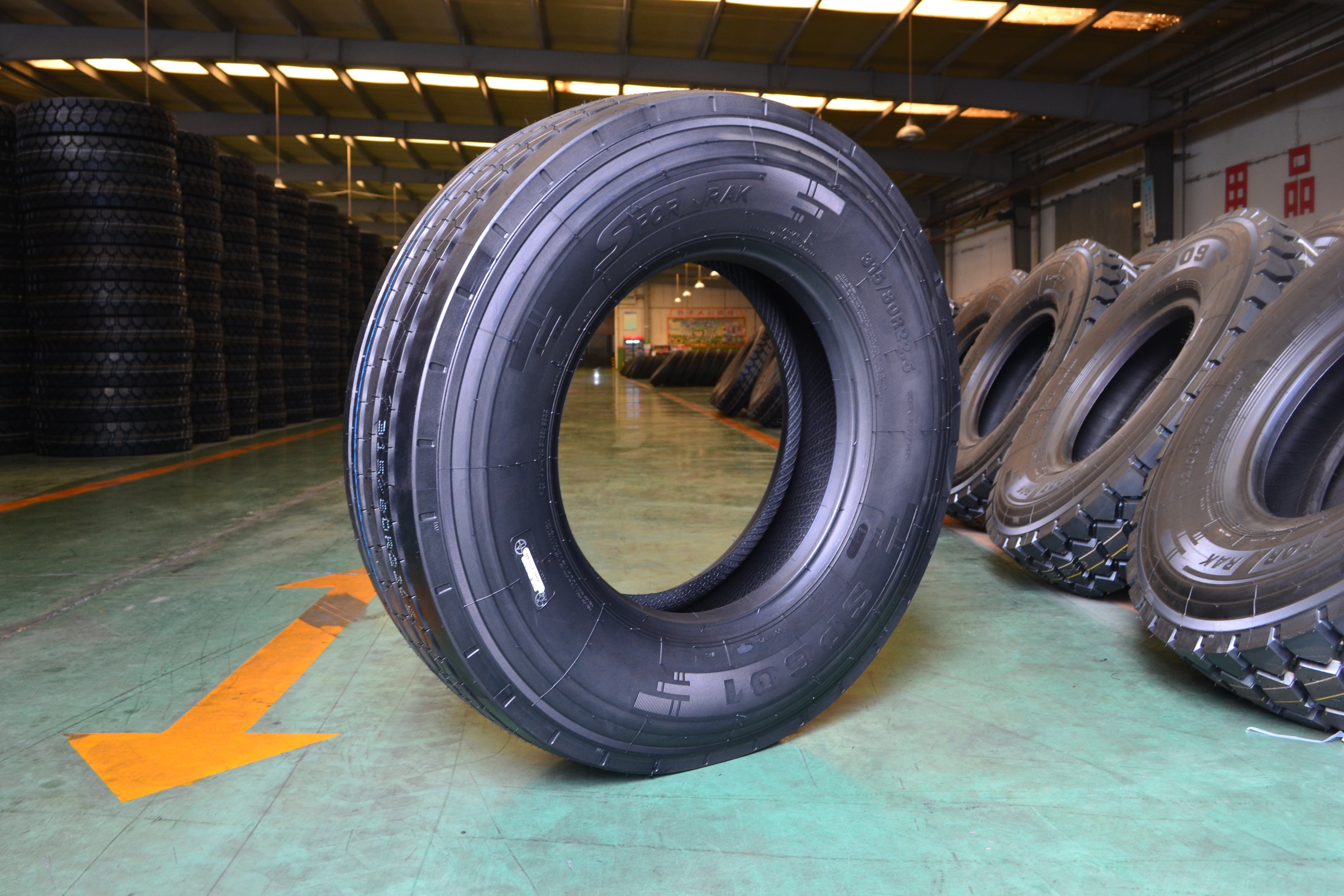 manufacture's in China 315/80r22.5-20pr 900X20 container load truck tires