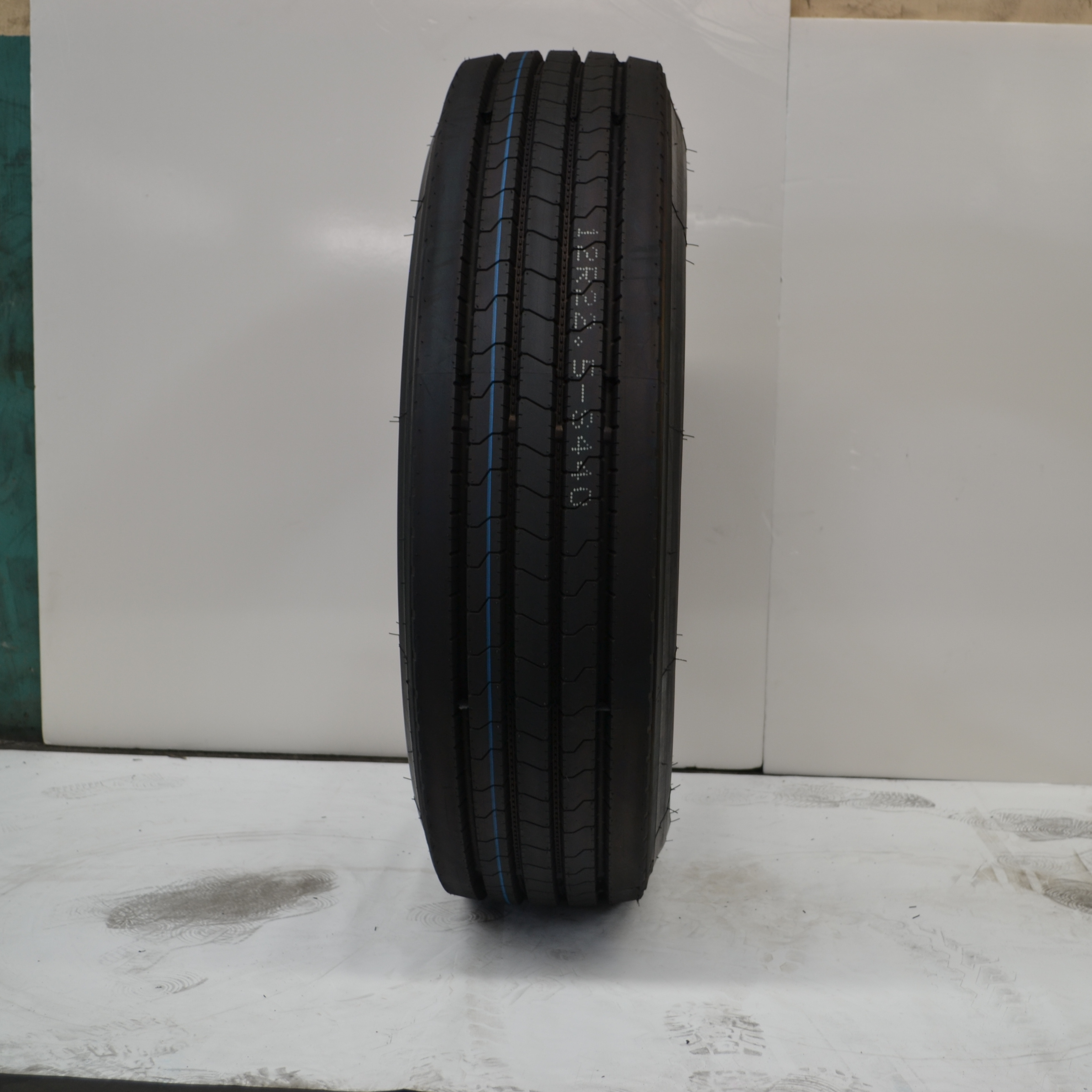 Sailun high quality 12R22.5-18PR truck tire/tyre. OHNICE brand.