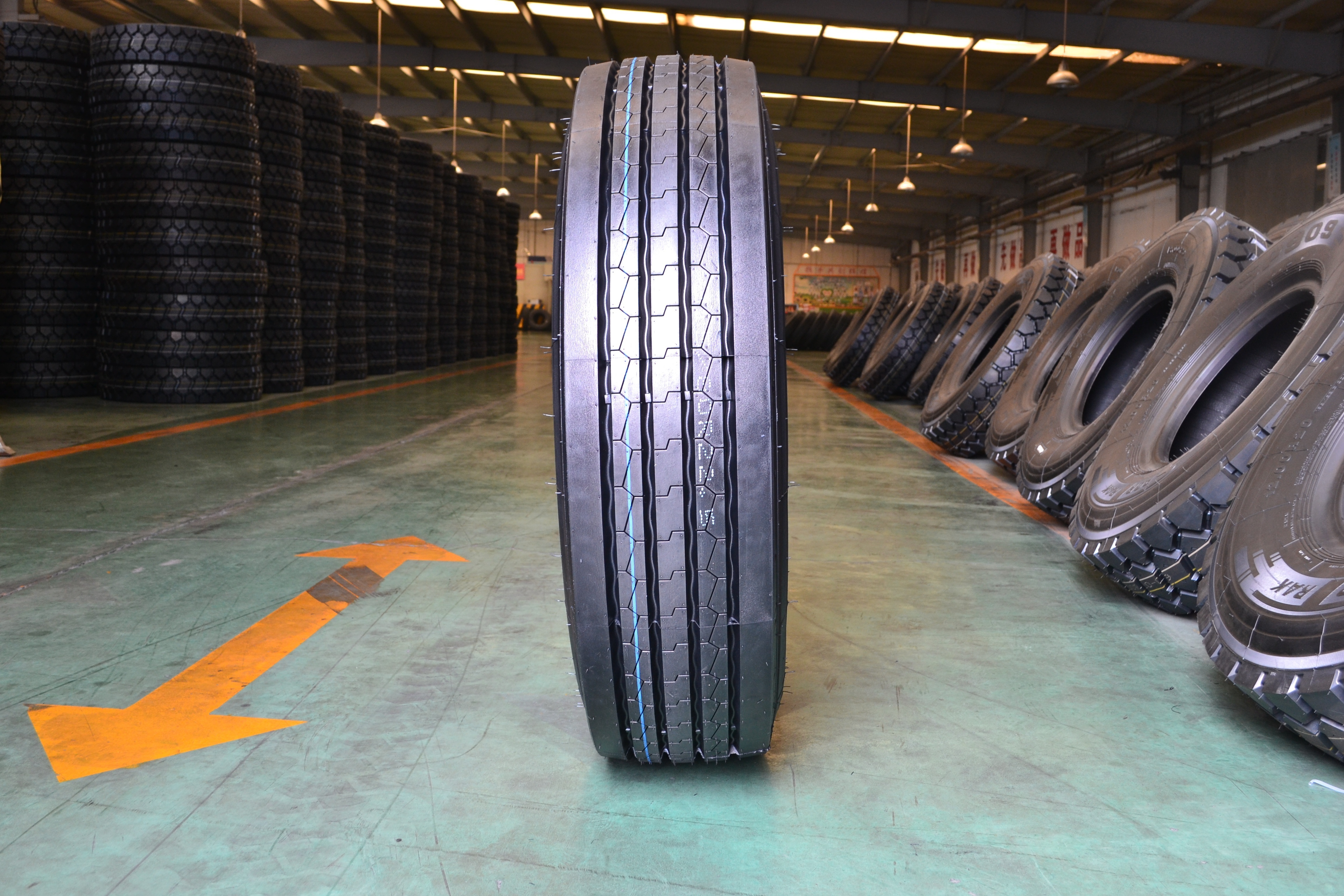 manufacture's in China 315/80r22.5-20pr 900X20 container load truck tires