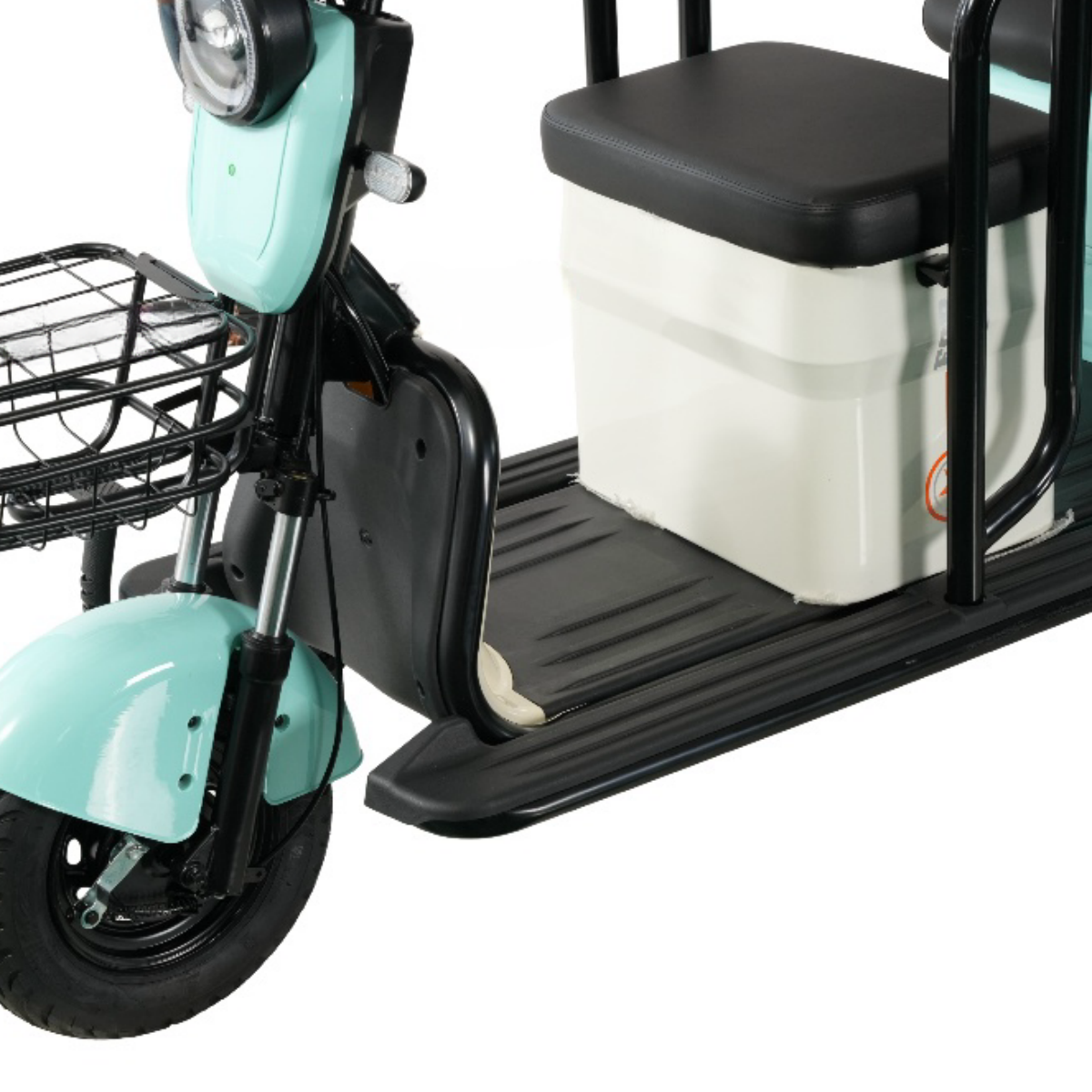 New Three-Wheel Mobility Electric Tricycle Enclosed Electric Trike with Weatherproof Cabin for The Elderly