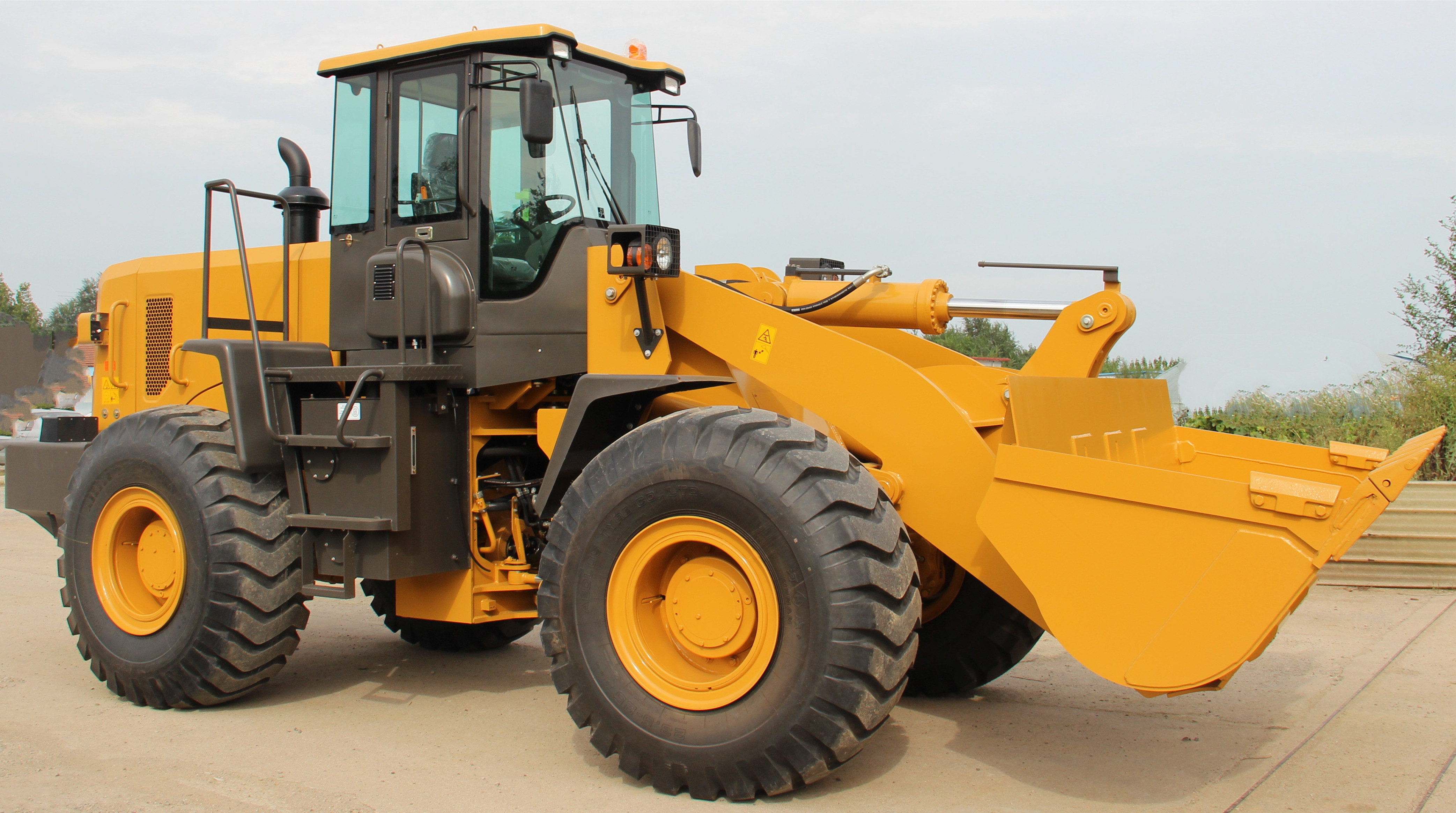 LGCM Mini Wheel Loader 1.5 Ton Wheel Loader Diesel Engine Yangdong Engine