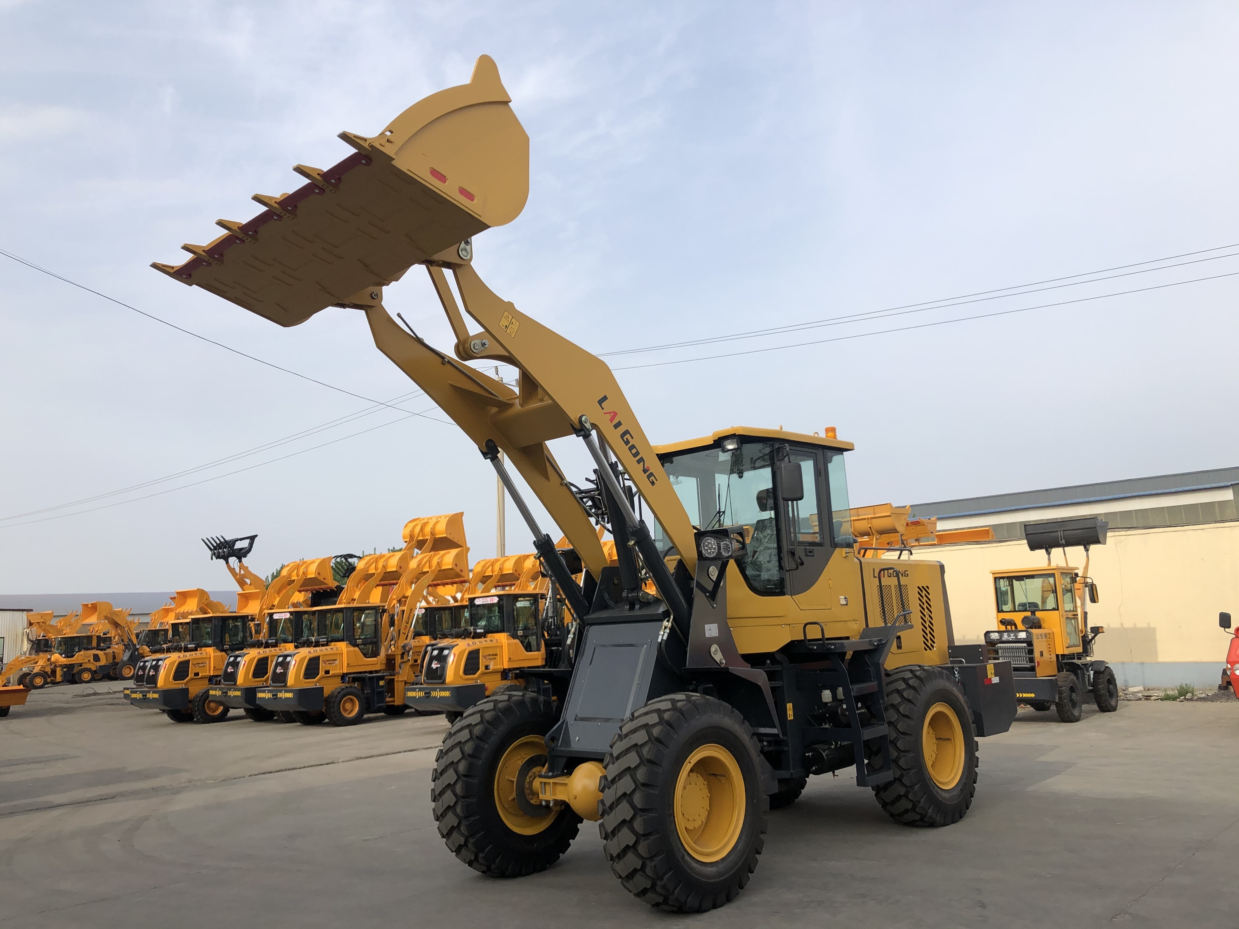 LAIGONG LG946 China ZL20 1.5 ton 2 ton 2.5 ton front shovel loader enclosed cabin wheel loader with solid tires for sale