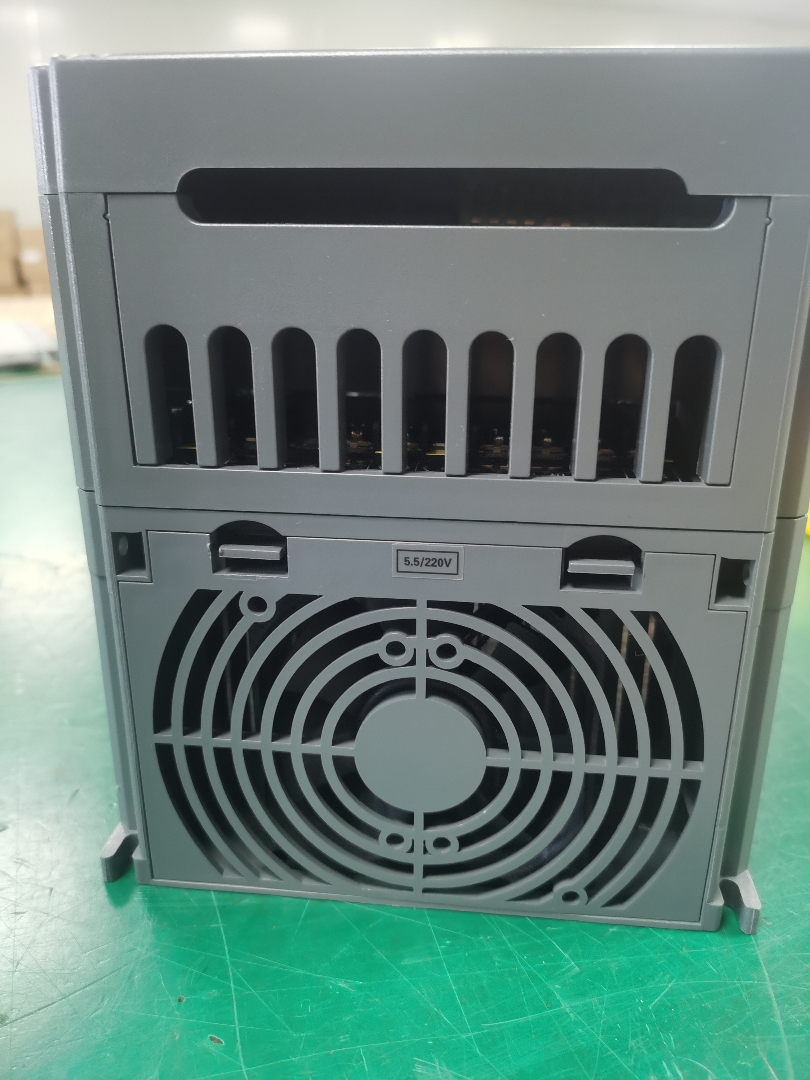 LCGK professional manufacturer ac vfd drive 220v single phase to 3 phase 380v 1.5-45kw VSD drive ac variable speed drive