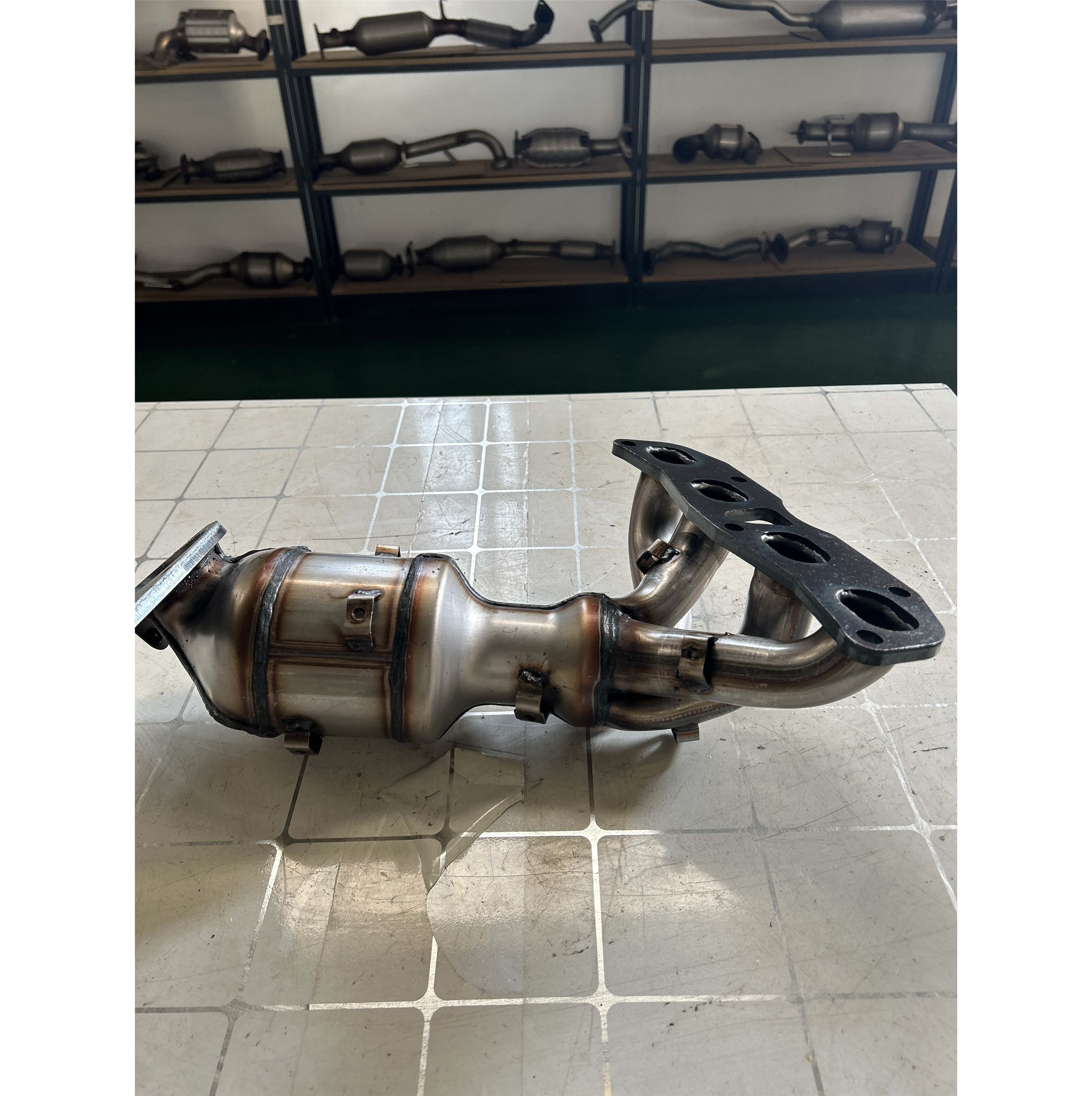 High Performance Car Catalytic Converter Forhyundai Carens X-trail Catalyst Kia Automotive Exhaust System 409 Stainless Steel