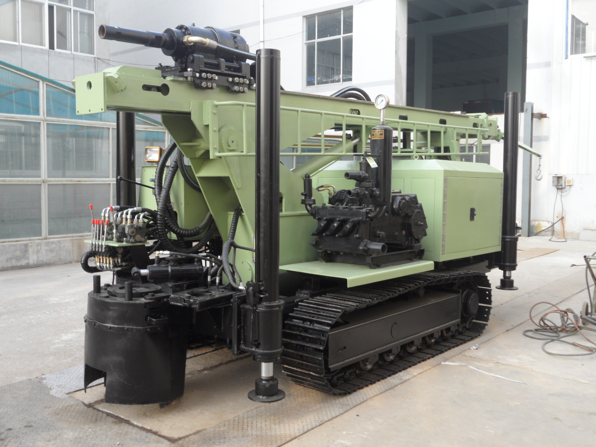 350m EPA tier 4 diesel crawler borehole drilling machine SLY550