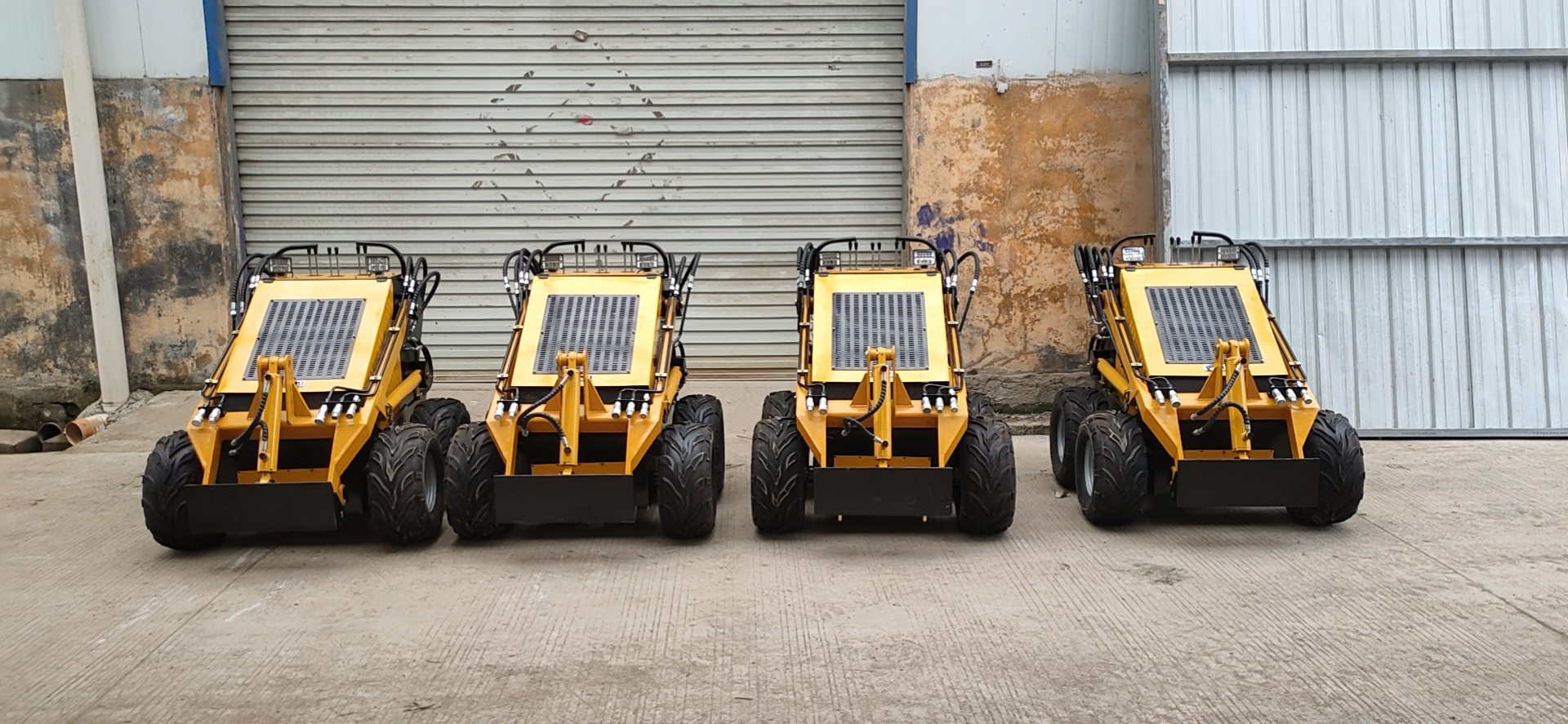 Walk behind mini skidsteer loader  skid steer loader with snow plow attachments for sale