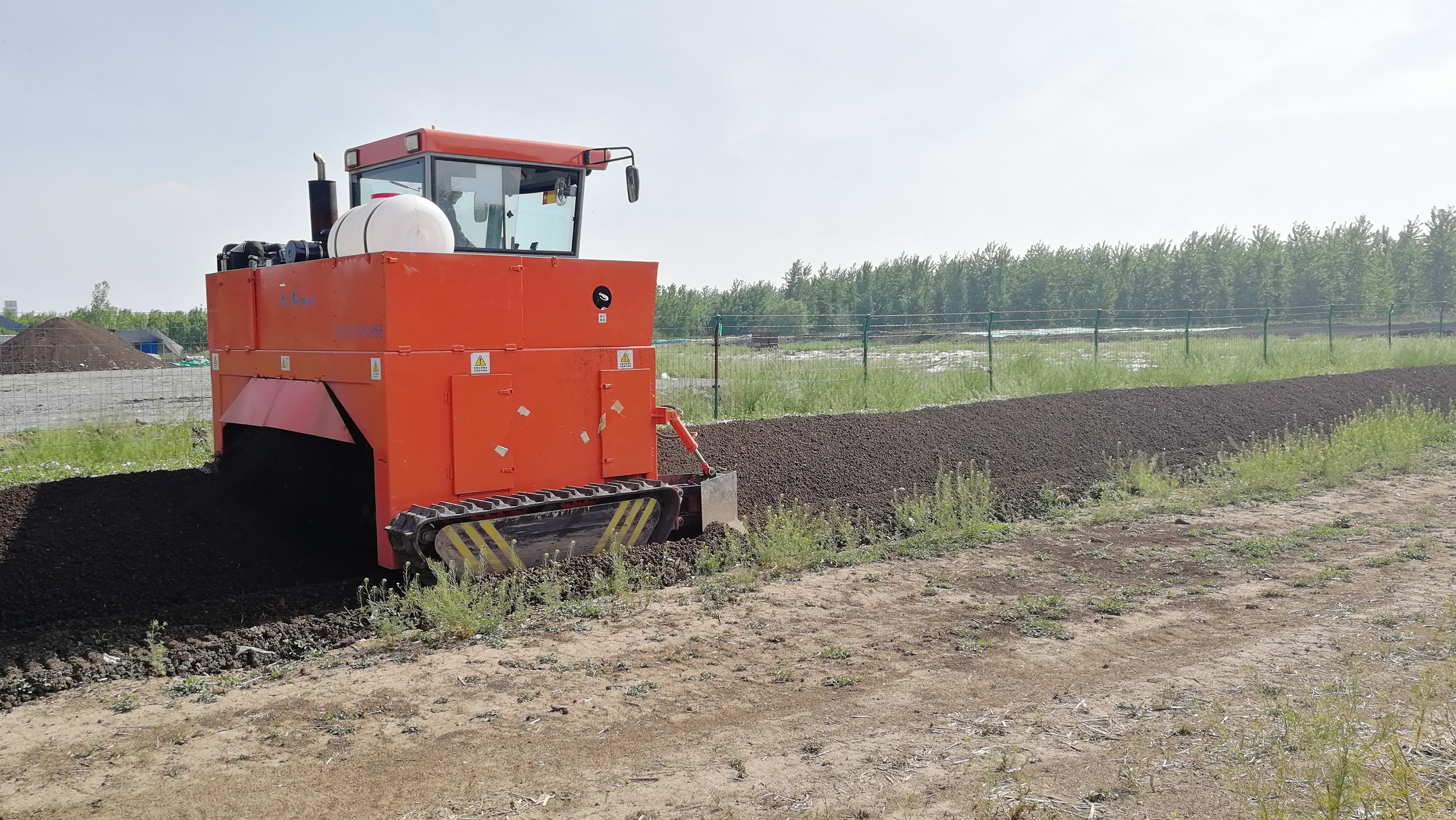 Cow Manure Compost Turner Machine For Bio Organic Fertilizer Turning Mixing Organic Compost