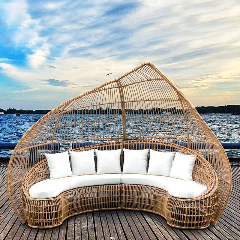 Outdoor Rattan Day Bed Garden Creative Leisure Round Sun Bed Balcony Outdoor Bird's Nest Shape Reclining Sofa Bed