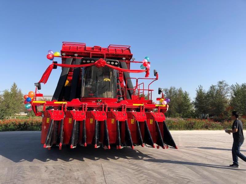 Agricultural machinery cotton harvest cotton picker  with 6 picking head for sale