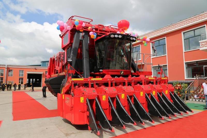 Agricultural machinery cotton harvest cotton picker  with 6 picking head for sale