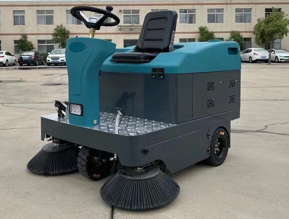 Sweeping Machine Electric Floor Sweeper Compact Cleaning Sweeping Road Floor Sweeper on Sale