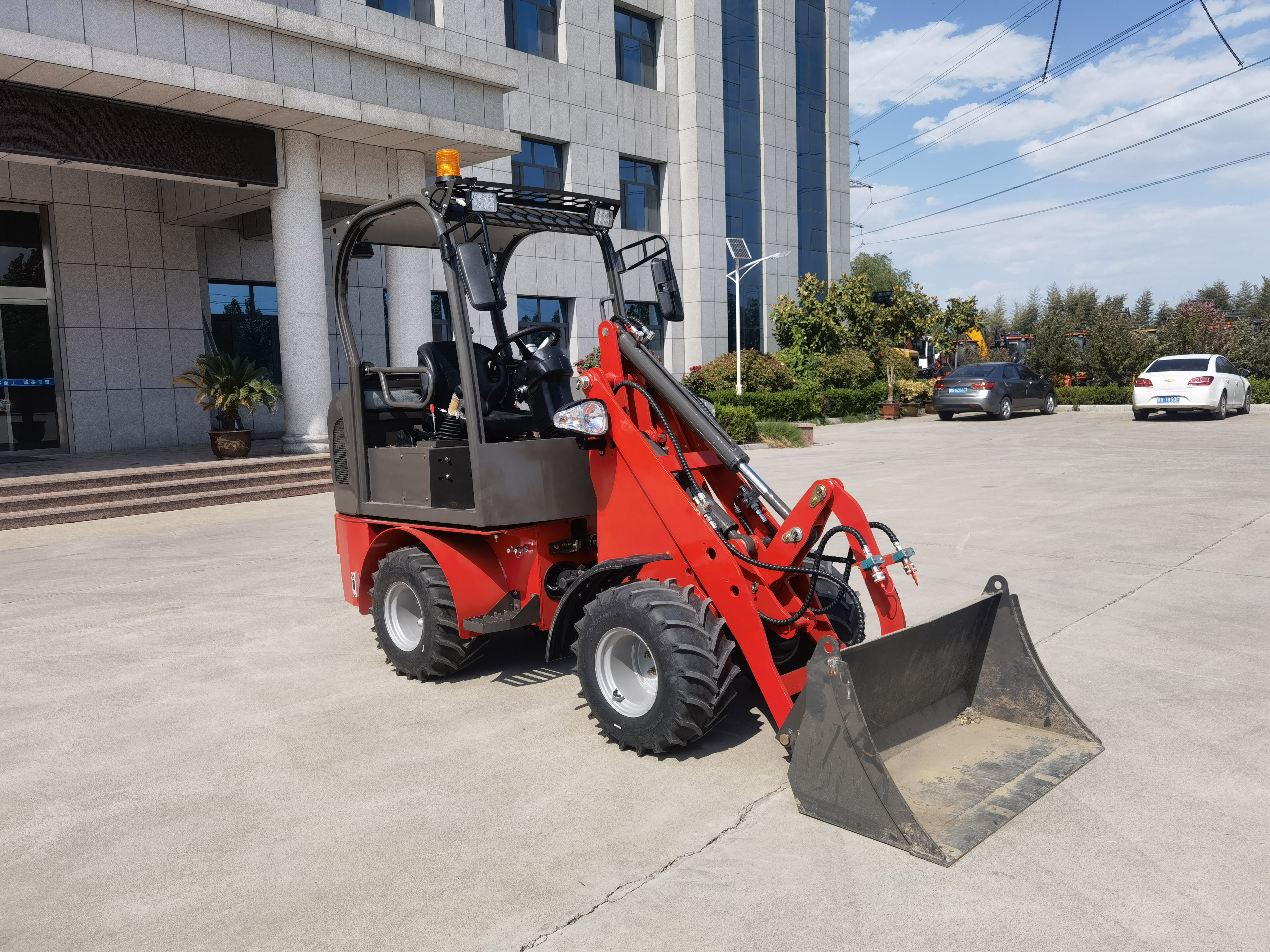 The best-selling mini excavators small digger are used to loosen soil and dig trenches in farms and orchards for sale