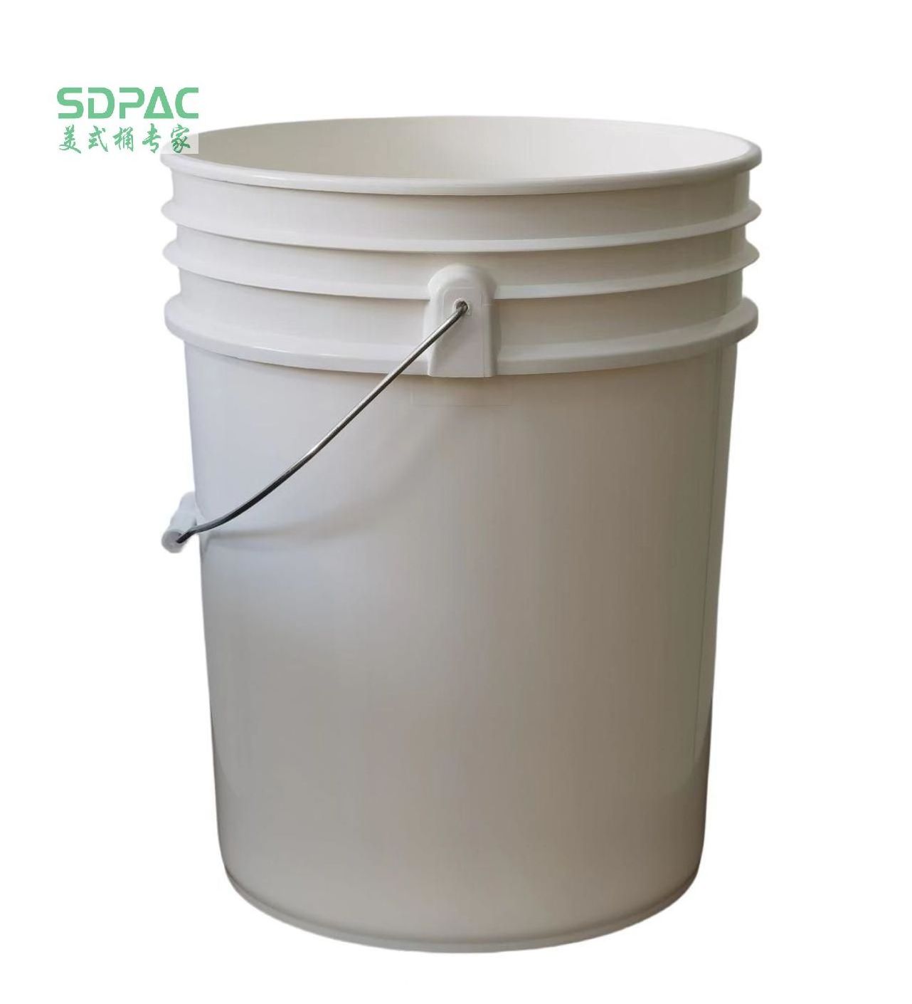 Low Temperature Synthetic Oil Pail (5 Gallons)- Bucket (18.9l )- 5 Gallon Pail Pour Spout Lid