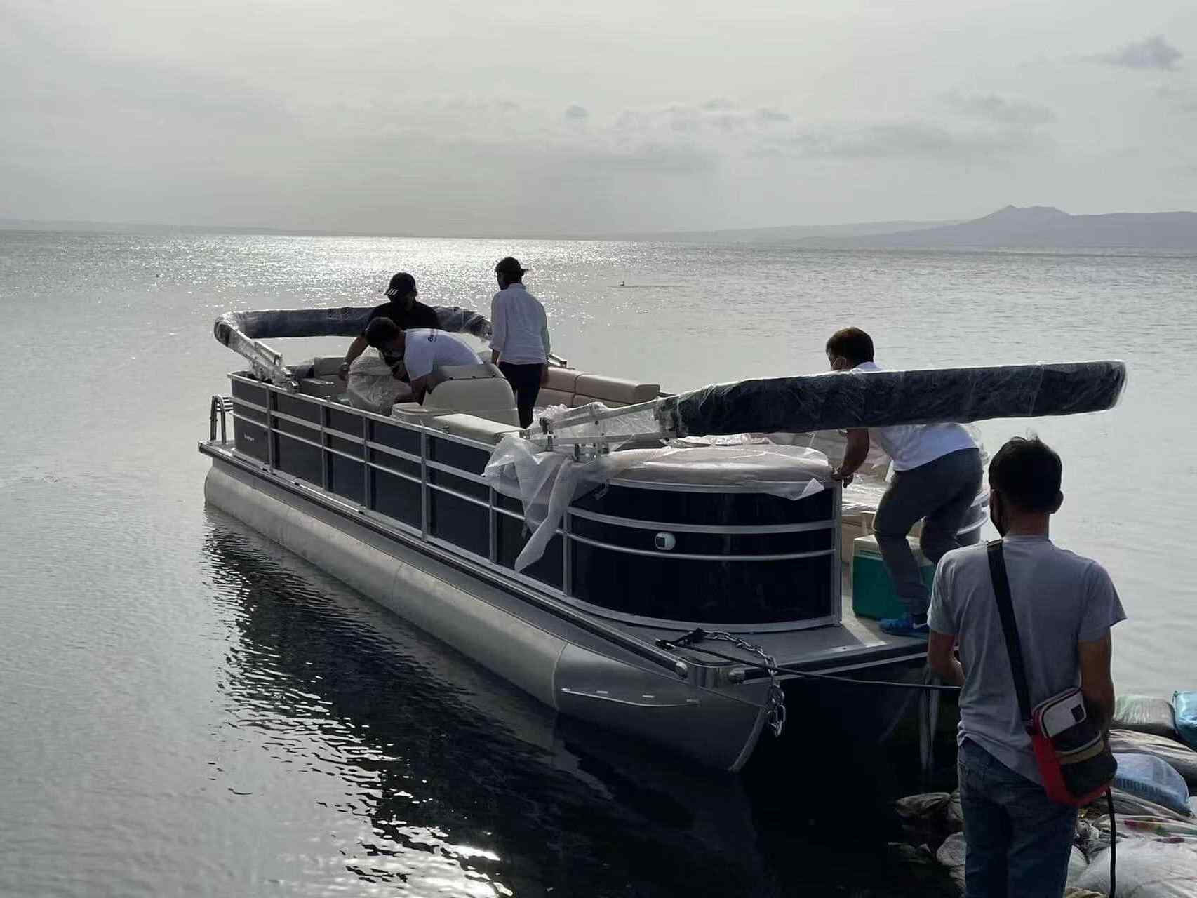 Yacht Pontoon Boat for Sale 25ft 7.5m Inshore Catamaran Lake River Aluminum Deep V Pontoon Hull Welded 3 Years Customized 16