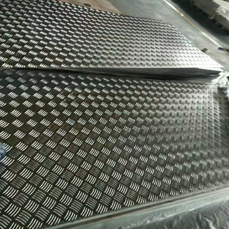 Stainless Steel Pattern Plate 301 304 316 Diamond/Tread Chequered Anti Skid Embossed Checkered Stainless Steel Sheet