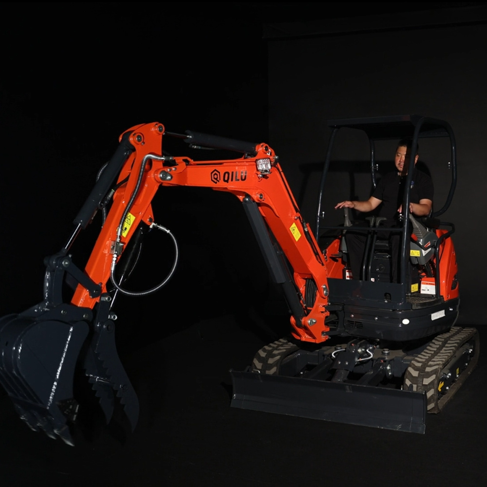 QILU Hydraulic Mini Excavator 2.5 Tonne Digger with KUBOTA Diesel Engine and Roof Canopy Arm Swing Boom