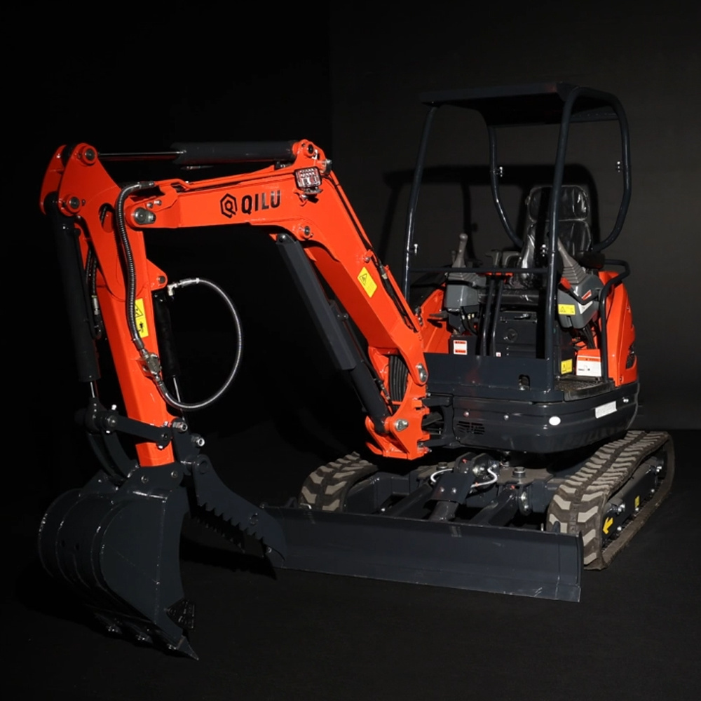 QILU Hydraulic Mini Excavator 2.5 Tonne Digger with KUBOTA Diesel Engine and Roof Canopy Arm Swing Boom