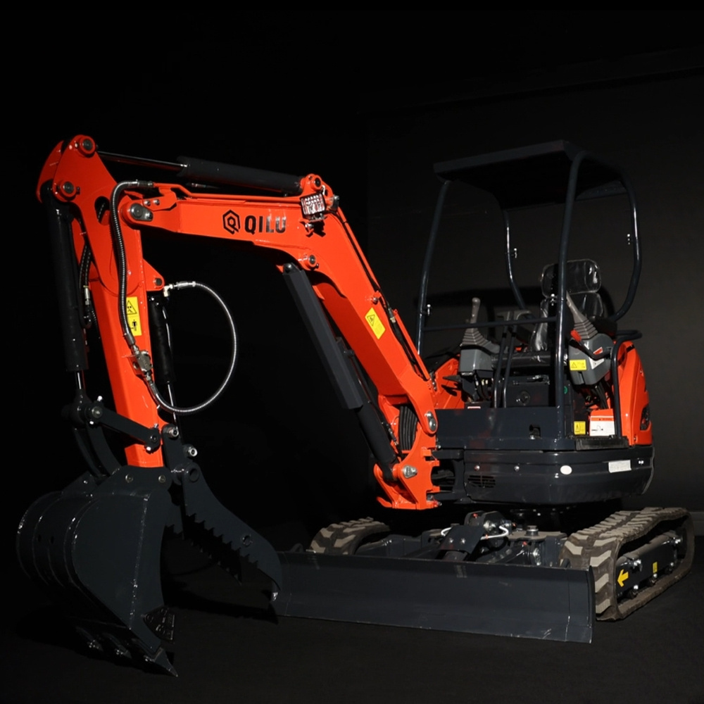 QILU Hydraulic Mini Excavator 2.5 Tonne Digger with KUBOTA Diesel Engine and Roof Canopy Arm Swing Boom