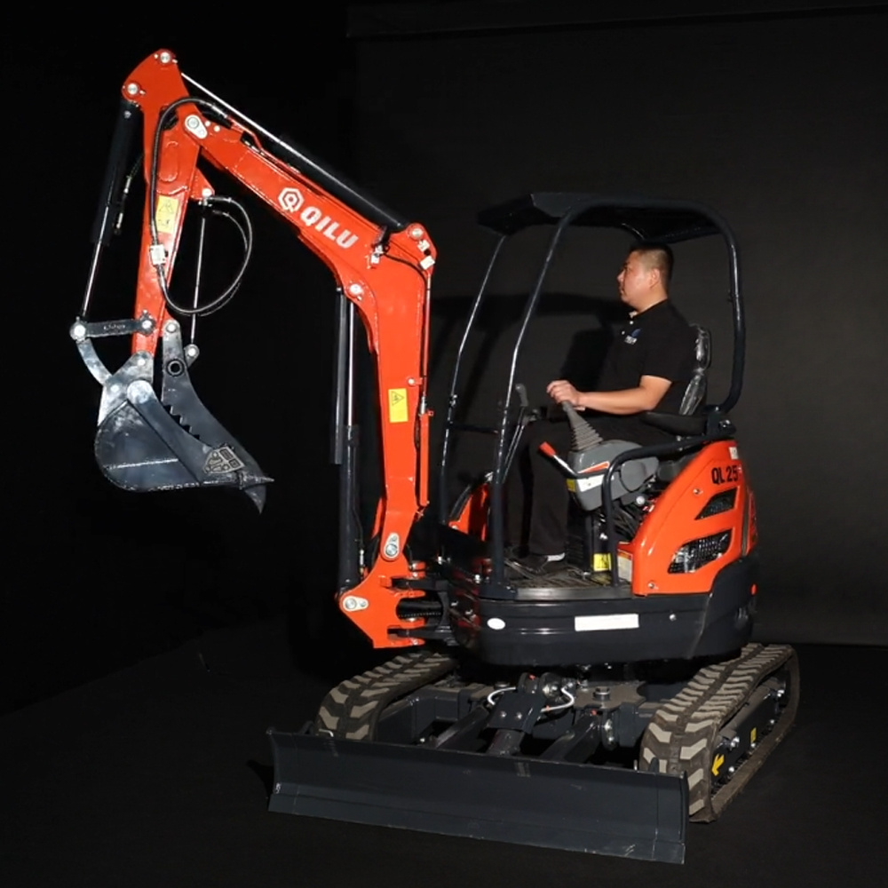 QILU Hydraulic Mini Excavator 2.5 Tonne Digger with KUBOTA Diesel Engine and Roof Canopy Arm Swing Boom