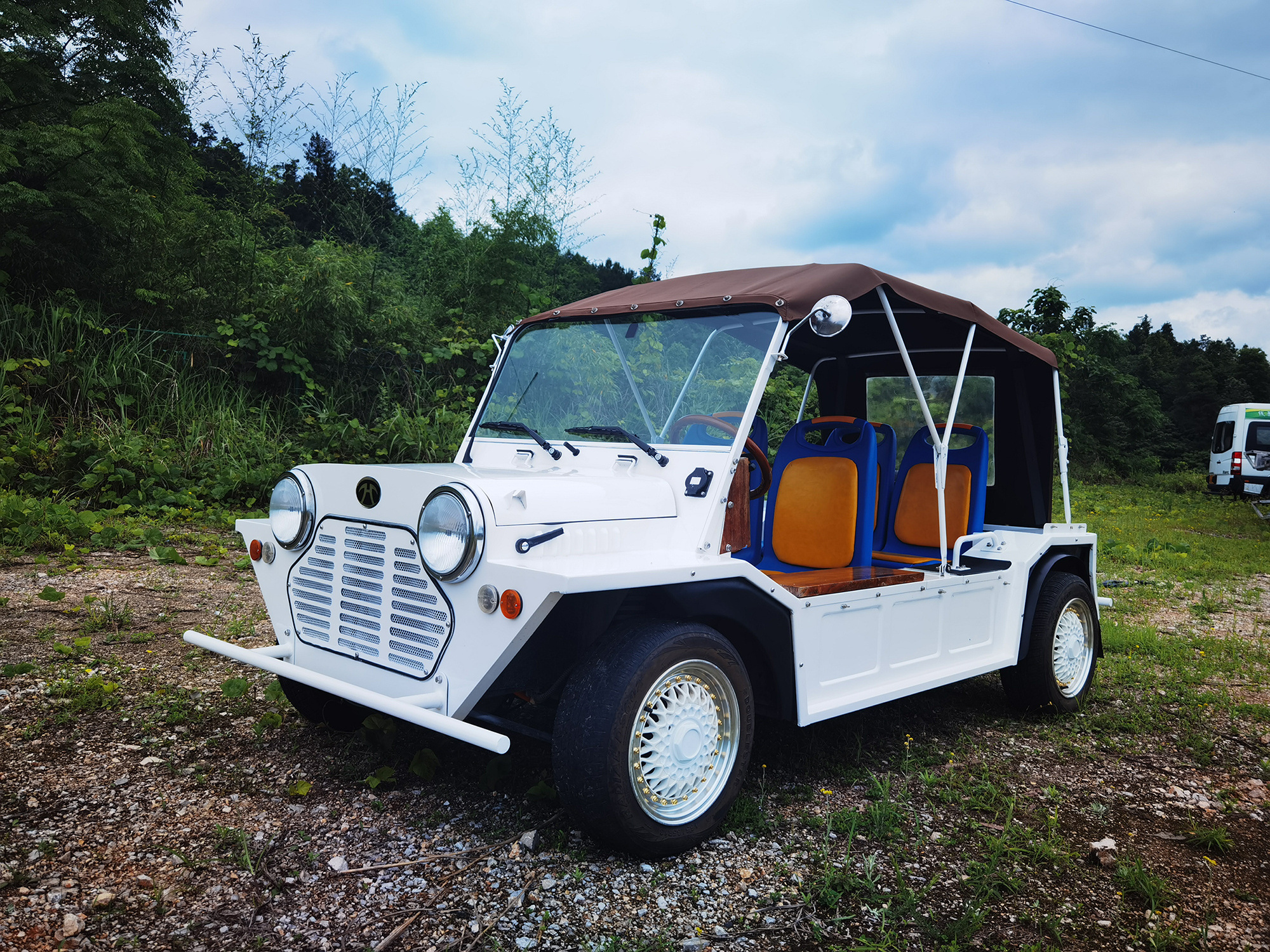 New Design Eco-Friendly Classic Car Electric Vehicle Mini Moke Street Legal Car For Adults