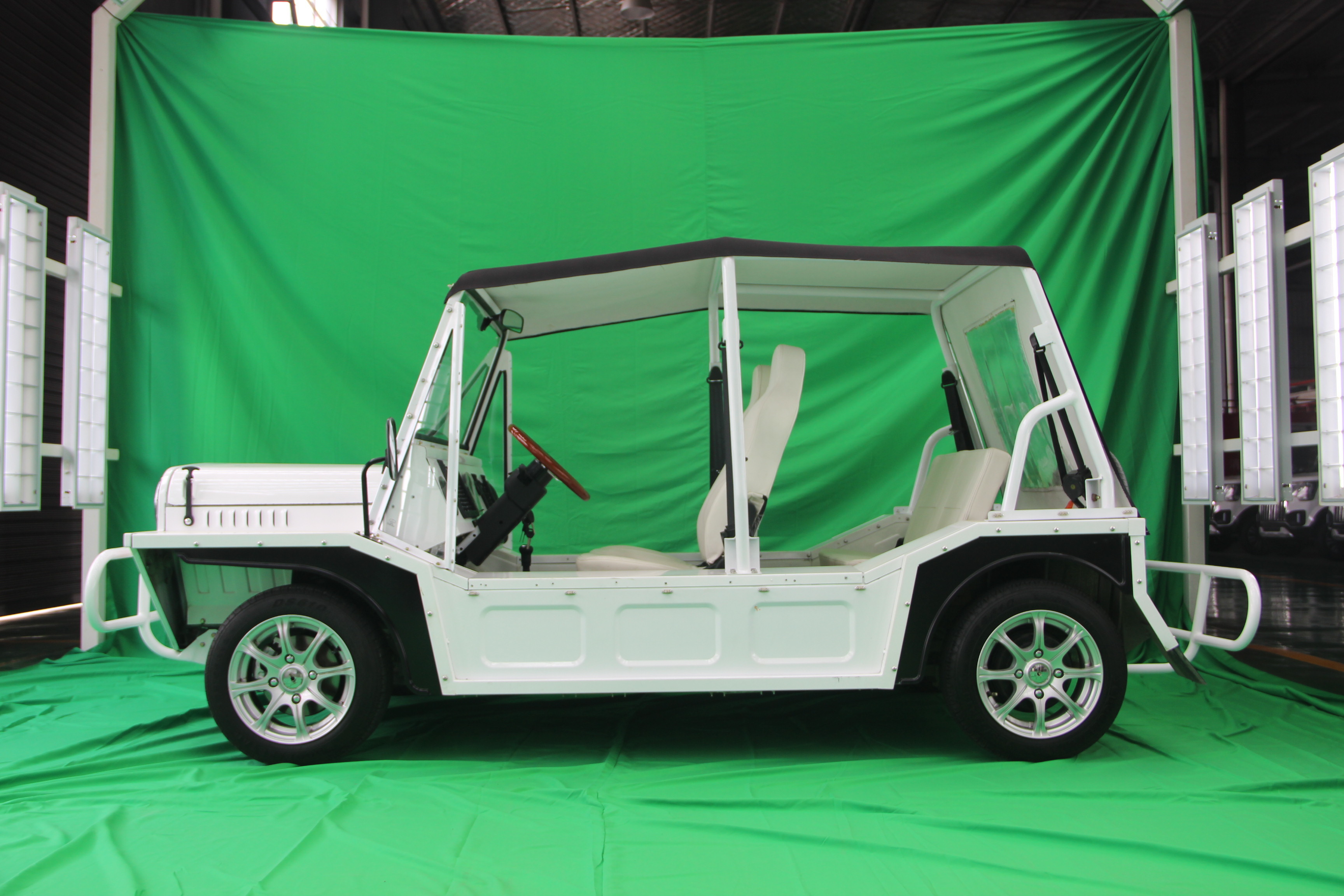 2023 China Best Price 96V Mini Moke Car Street Legal New Electric Waterproof Aluminium Mini Moke Parts