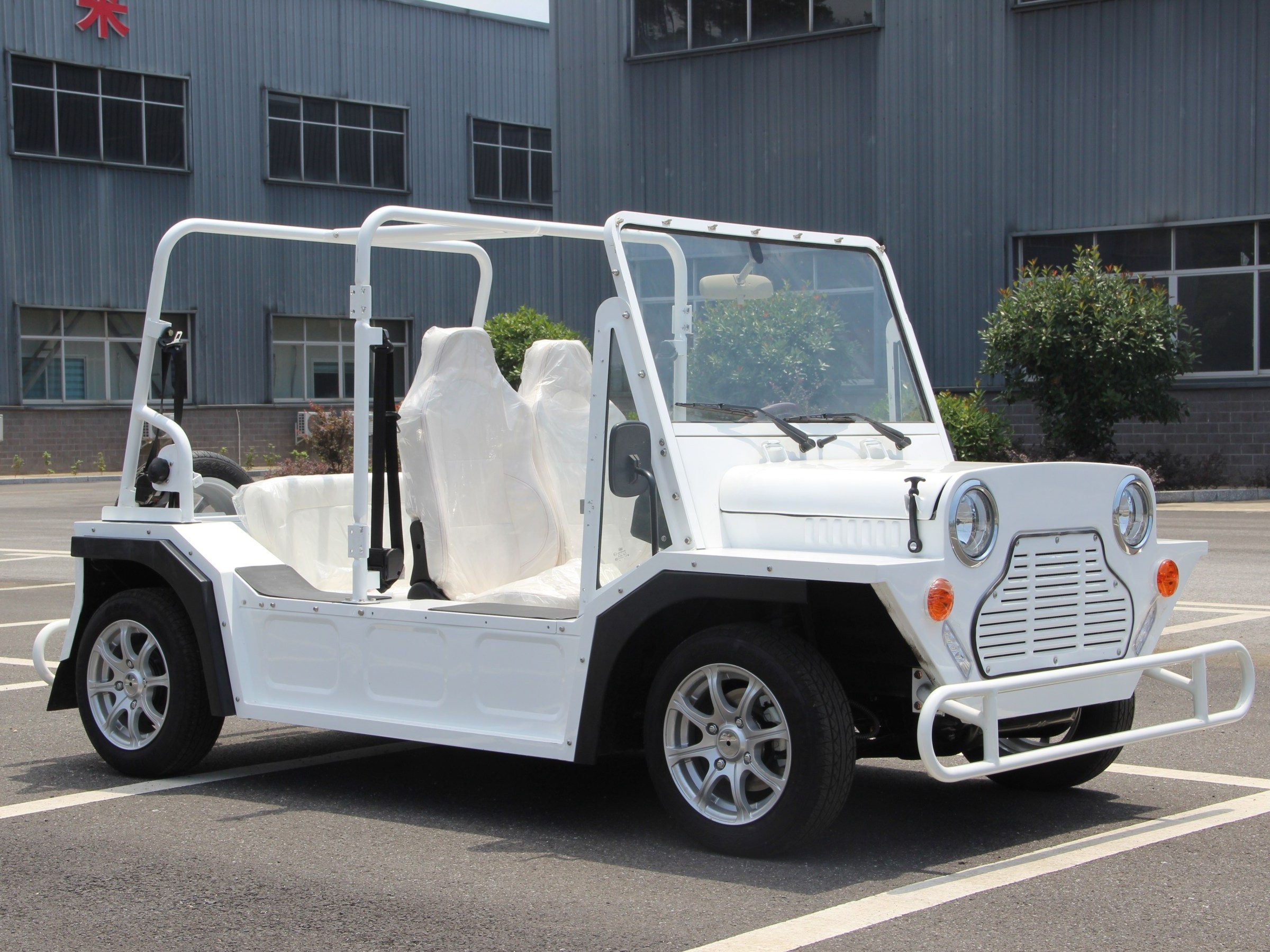 New Design Eco-Friendly Classic Car Electric Vehicle Mini Moke Street Legal Car For Adults