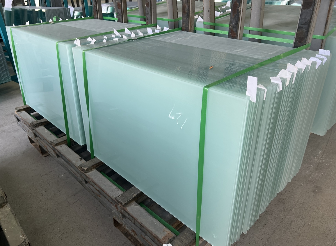 Tempered/Safety/Building Glass Flat/Curved/ Bent/Shaped Designs Laminated/ for Window/Door/Furniture /Balustrade/Shower Room