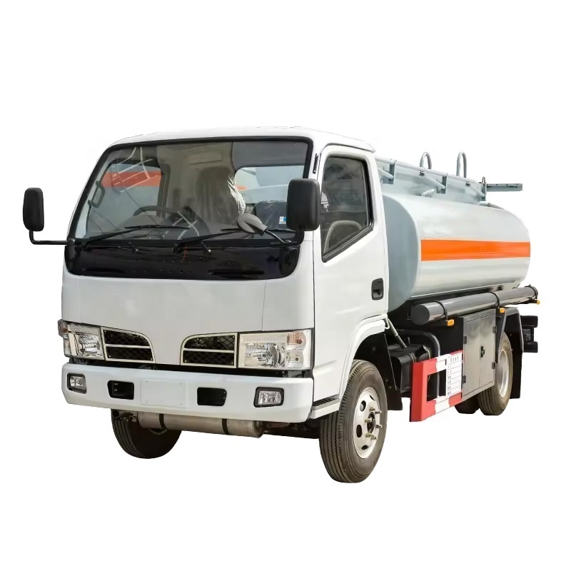 Second hand Dongfeng water tank truck low price small oil tank truck for sale