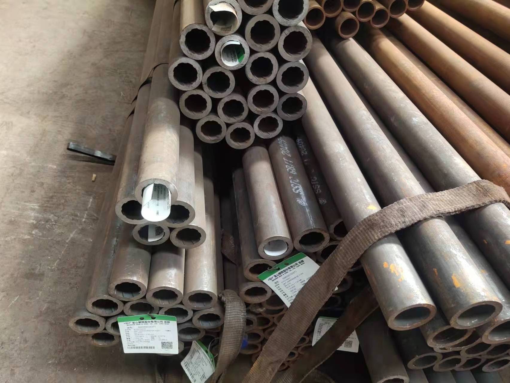 Supply of hot-rolled perforated seamless pipes, hot-expanded seamless pipes, q355b low-alloy seamless pipes