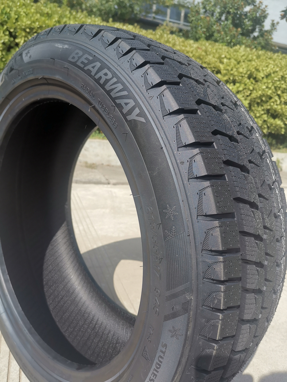 Winter tire New pattern Snow Tyre 265/65R18 Bearway brand pcr tire