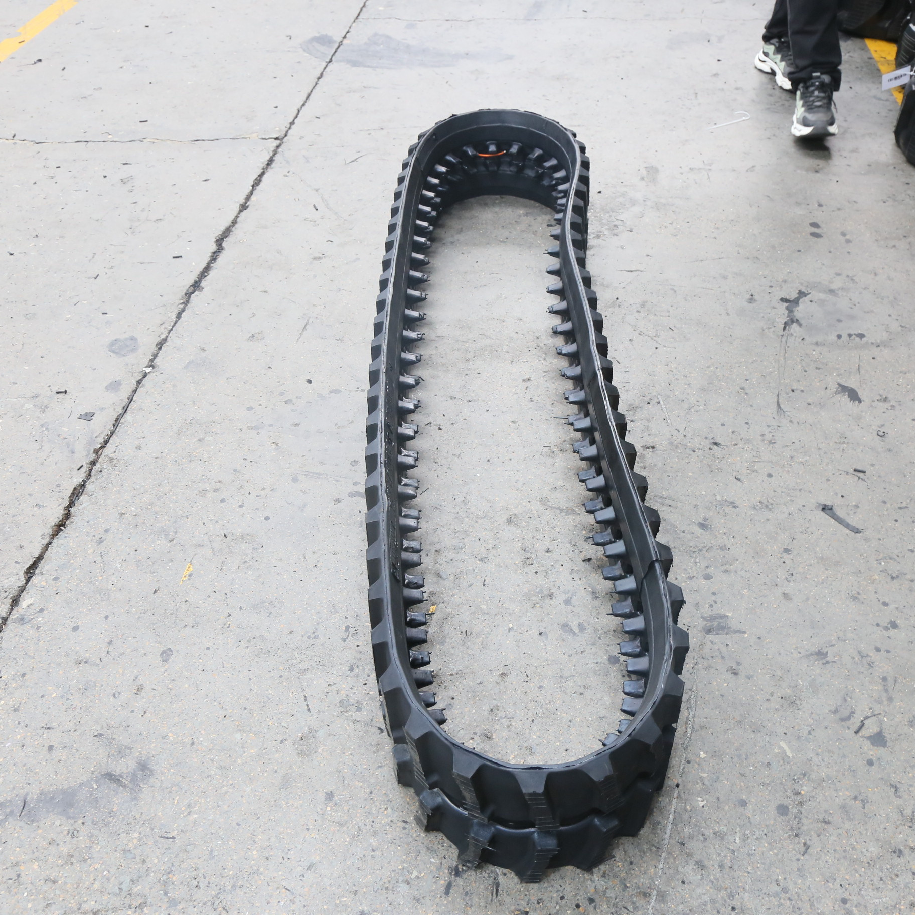 Hot 180*72*37 230*72*56 230*72*43 rubber tracks for skid steer loader trucks and excavator